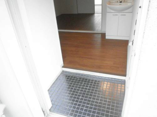 グランビルド北加賀屋Ⅱ グランビルド　玄関_500.jpg